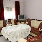 Besim Apartman *